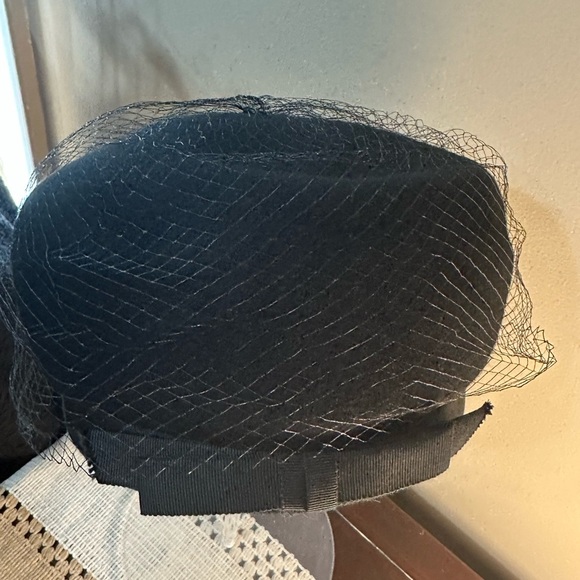 Vintage Black Wool Hat With Black Bow and Netting - Picture 8 of 12